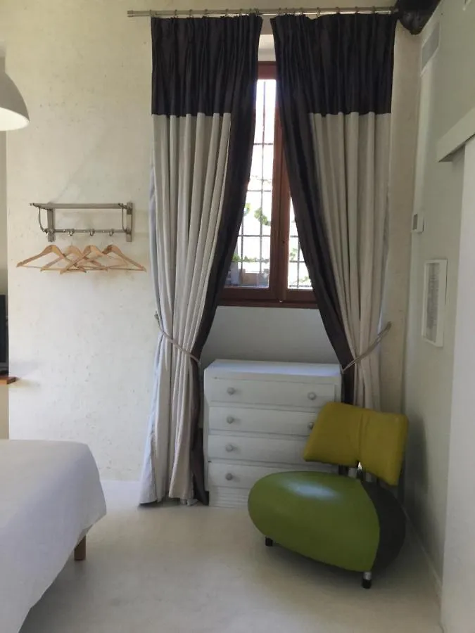 Room With A Vue Nice Bed & Breakfast