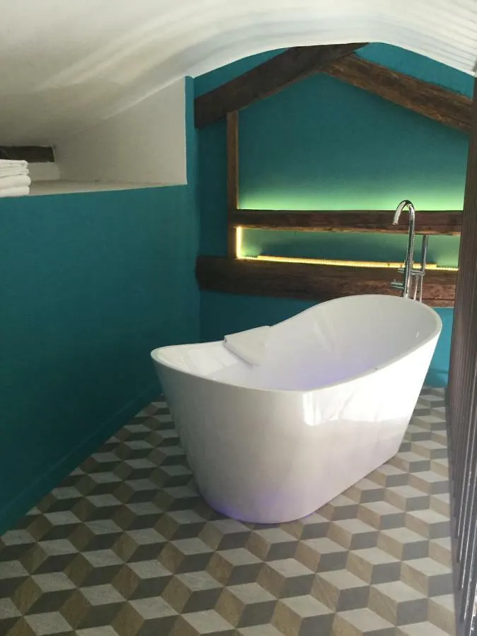 Room With A Vue Niza Bed and breakfast